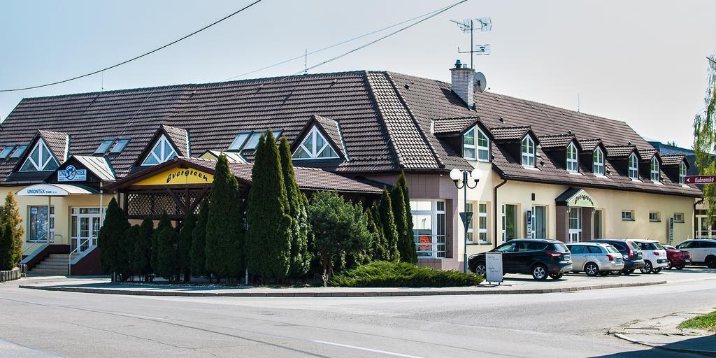 Penzion Evergreen Тренчин Экстерьер фото