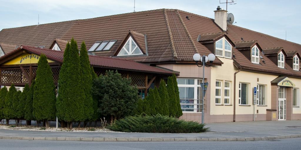 Penzion Evergreen Тренчин Экстерьер фото